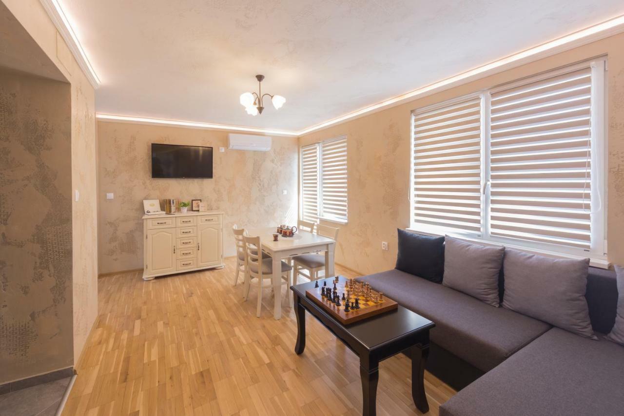 Kosev Apartment เวลีคอเทอร์โนโว ภายนอก รูปภาพ
